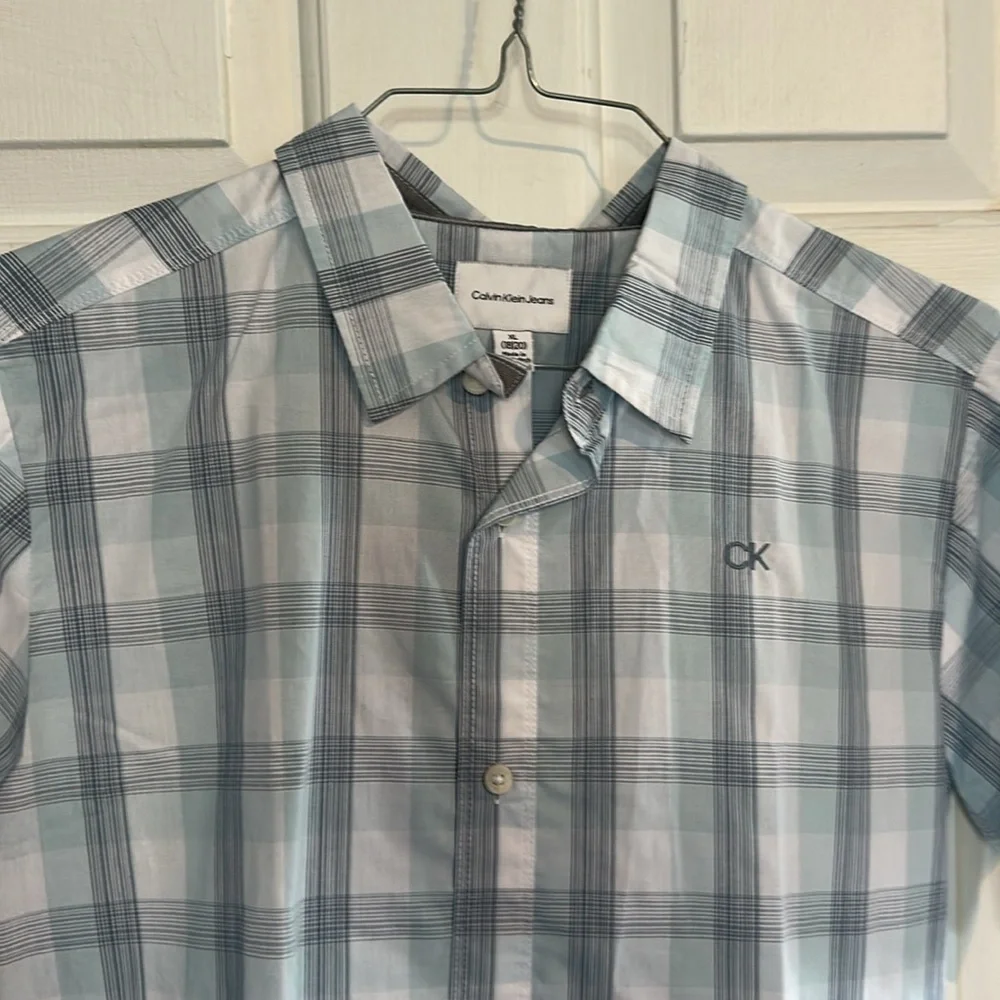 Calvin Klein Jeans youth XL blue plaid short sleeve button down shirt